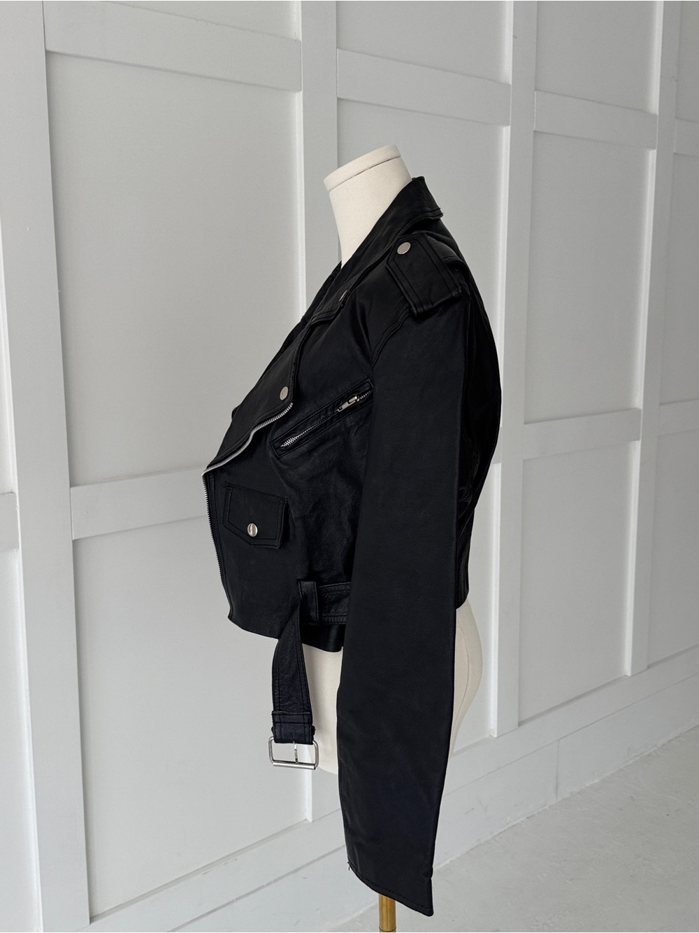 Vintage Wilson’s leather Classic Black Moto motorcycle Jacket with Belt medium - Picture 4 of 13